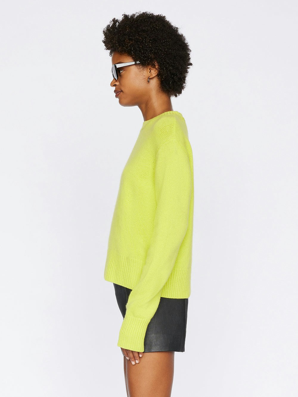 sweater side view alt:fit1
